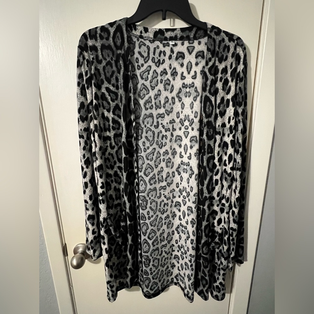 Women's Leopard Print Cardigan Button Down with Pockets
Size XL